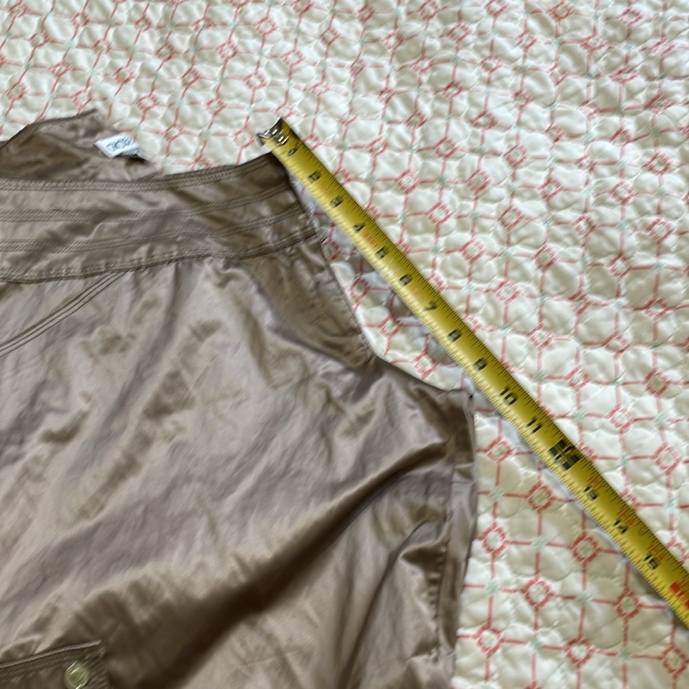 cache satin metallic champagne, cropped cargo, wide leg pants - Picture 8 of 8